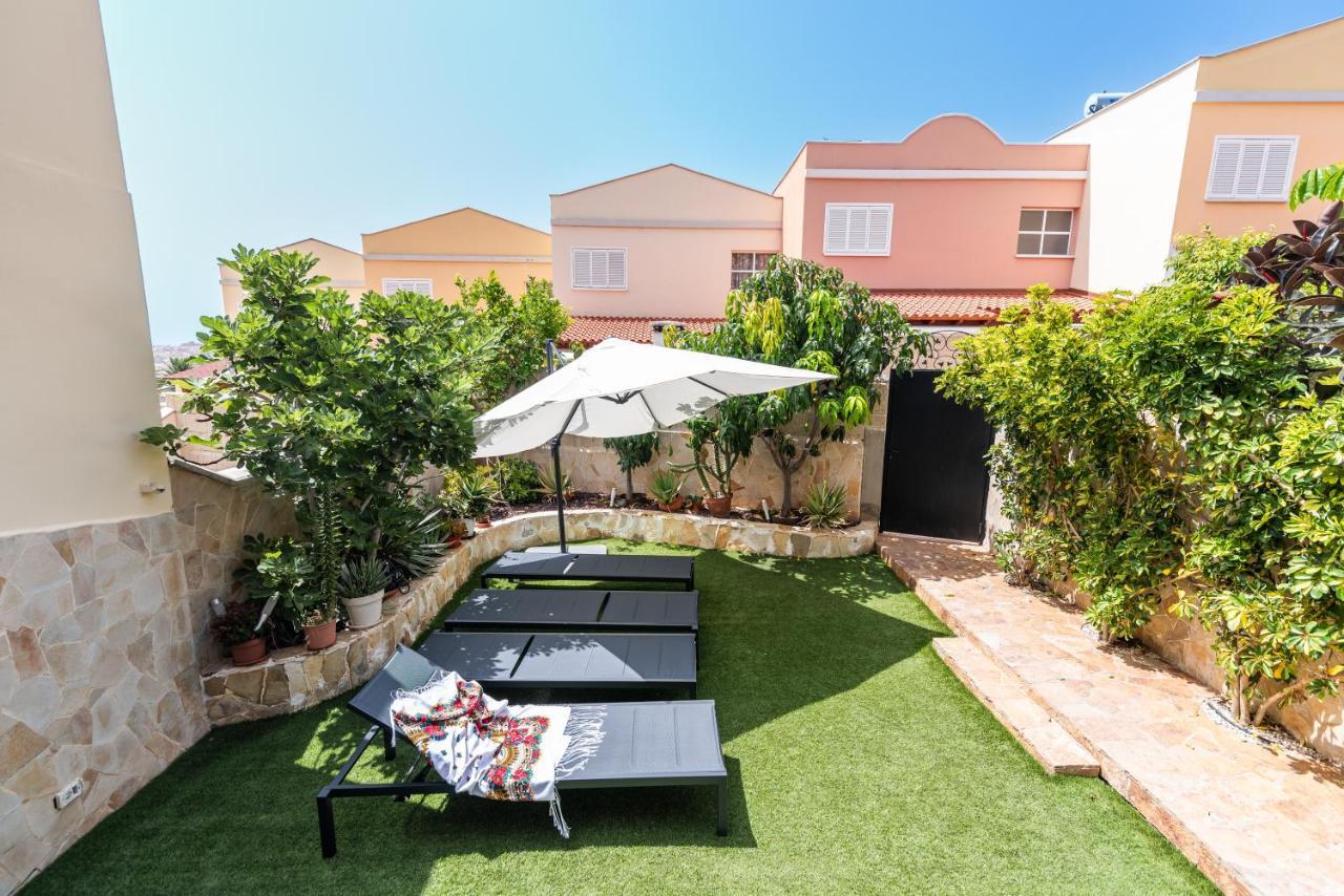 Comfortable 4-Bedroom Villa With Private Gardens Costa Adeje  Extérieur photo